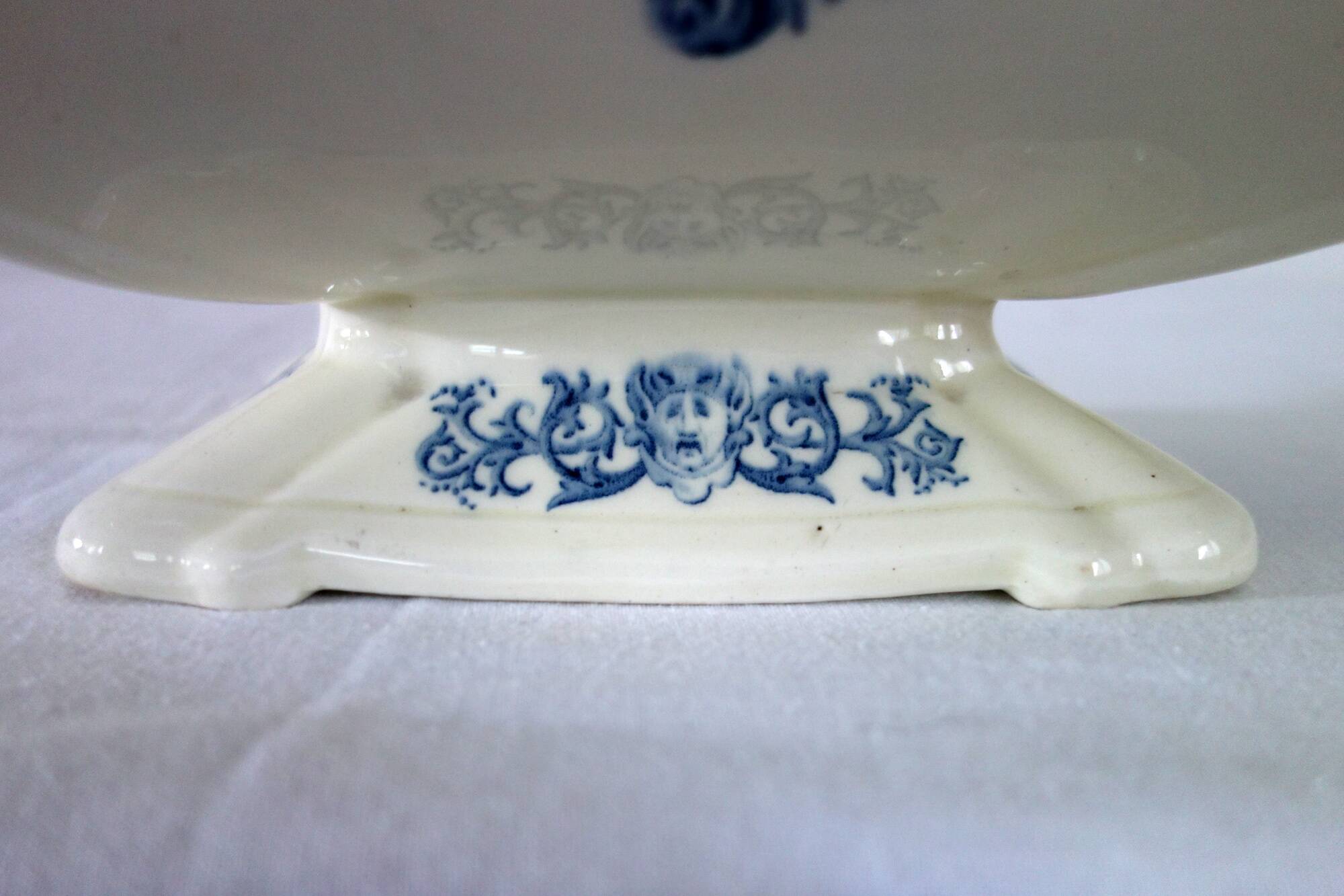 Large Renaissance earthenware tureen from Clairefontaine JS & Cie, 19th century.