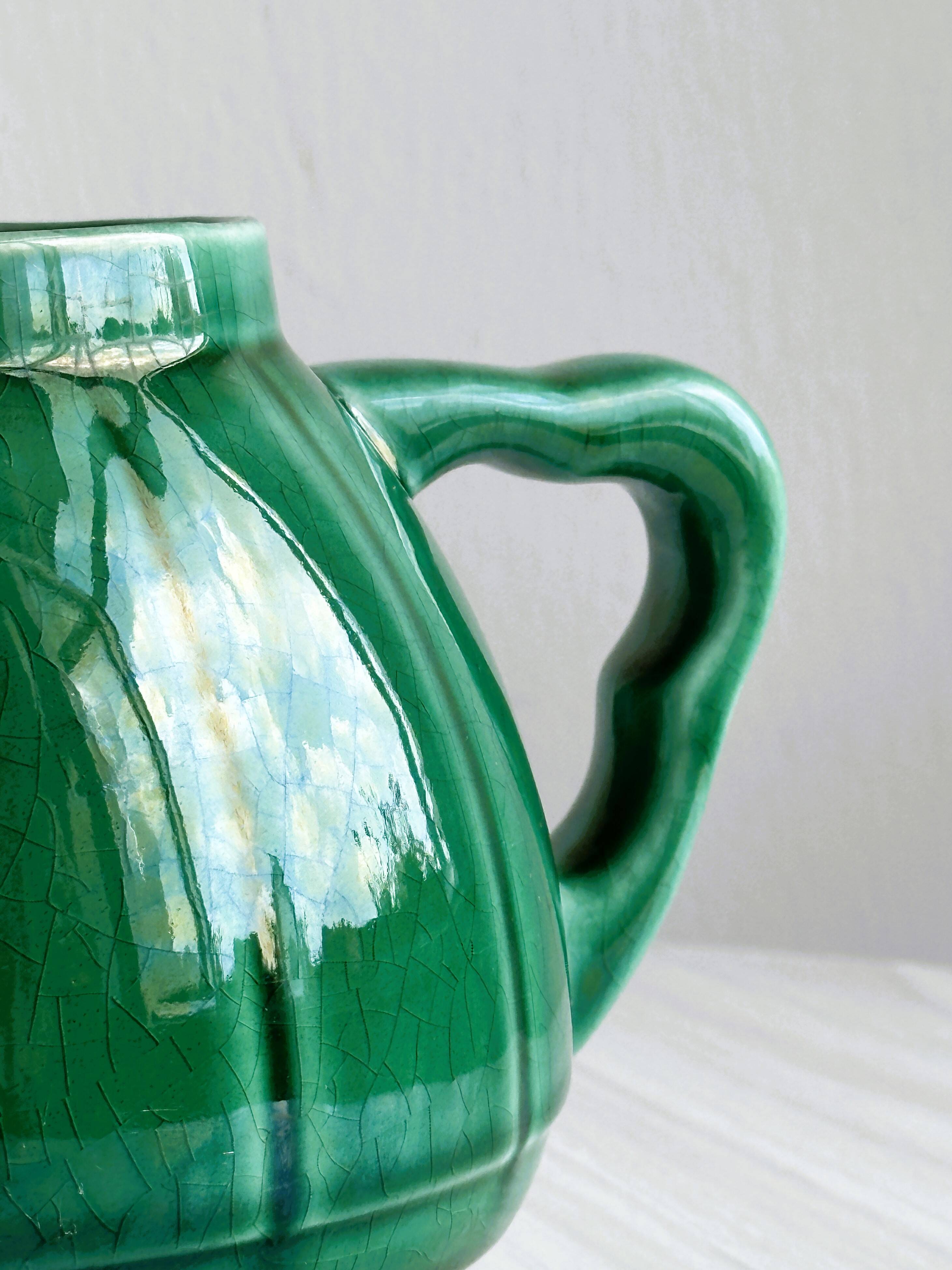 Ceramic teapot, bright green.