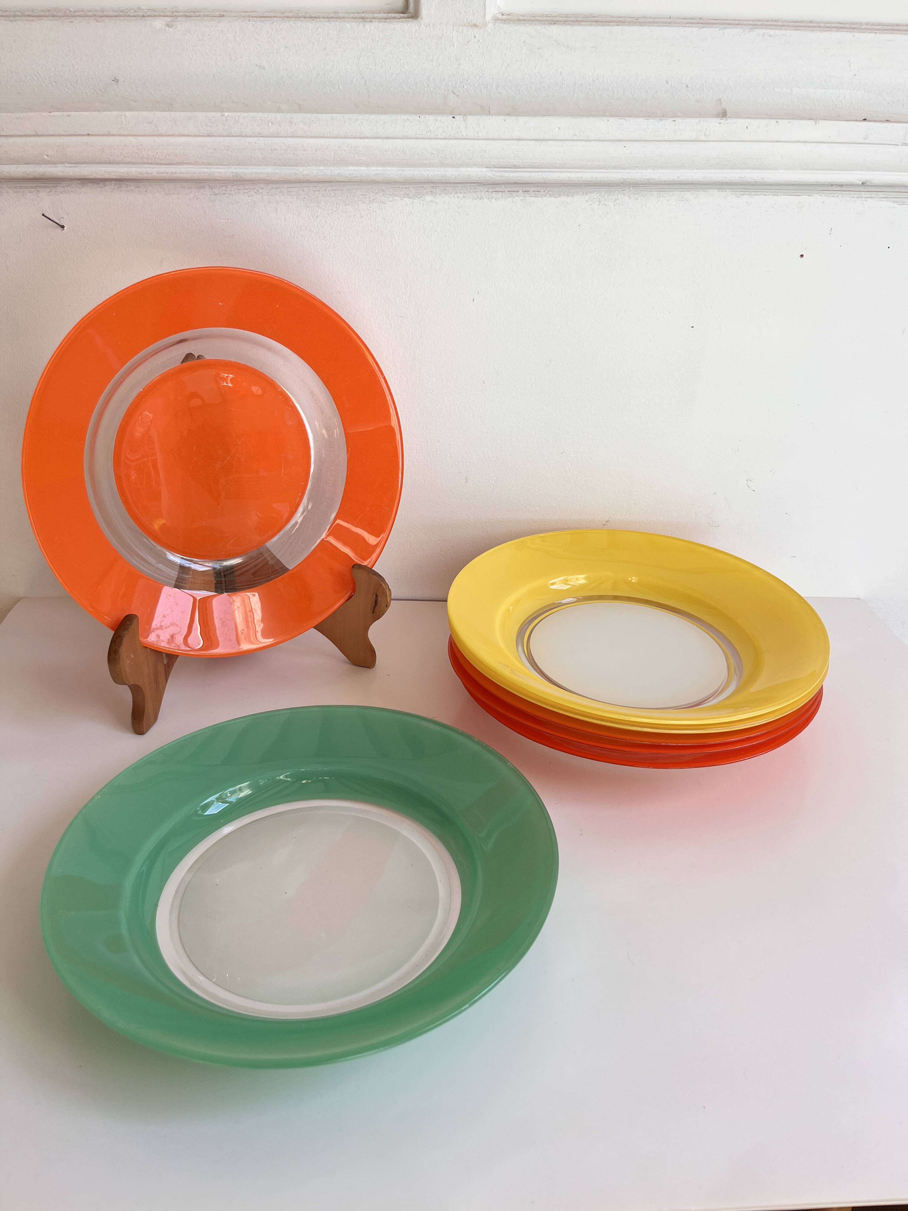 Coloured Duralex plates