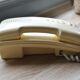 Ancien téléphone fixe vintage Alcatel Audience beige