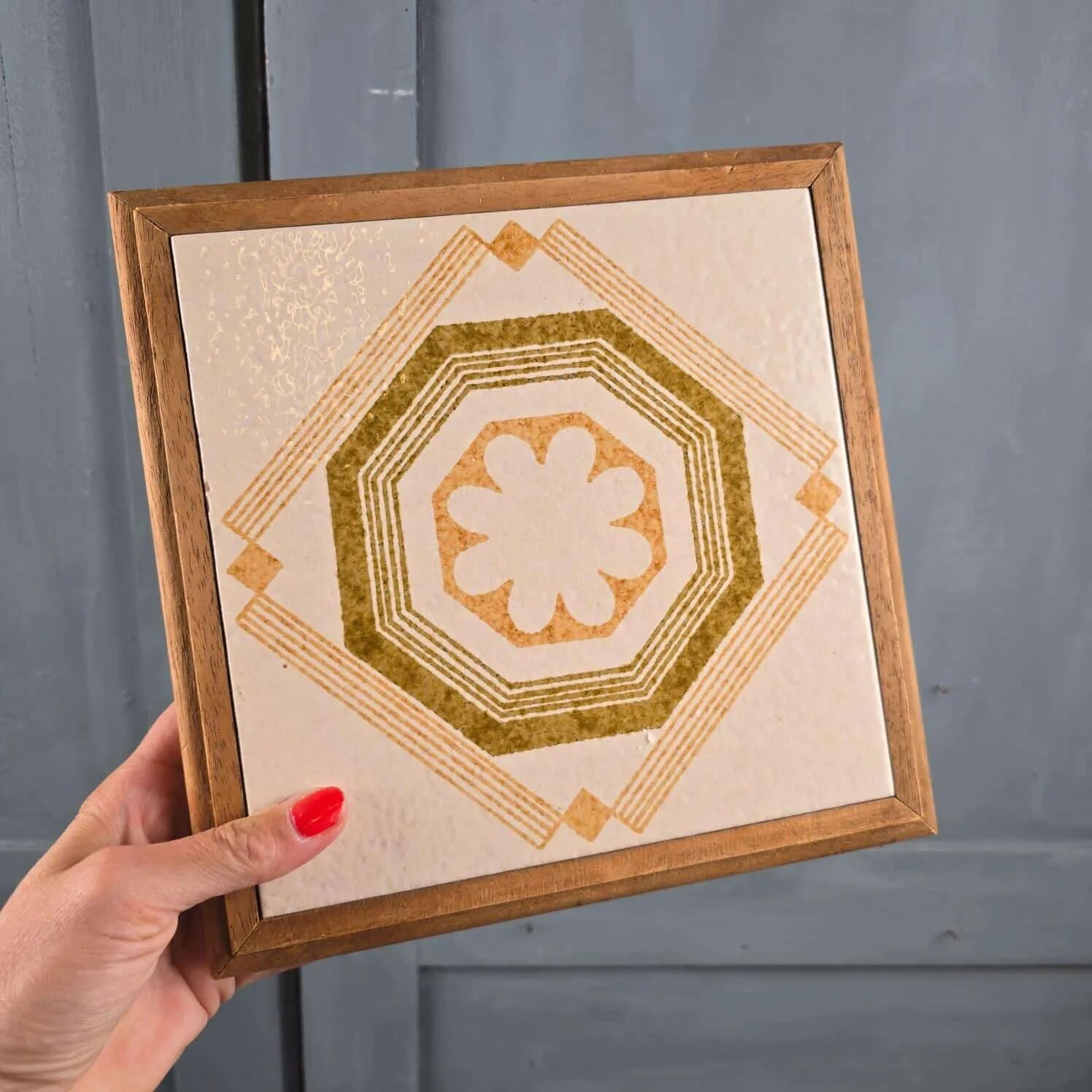 Vintage trivet made in Italy – 1970s ceramic & wood