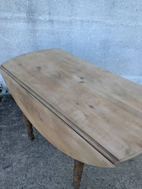 Table ronde rabattable