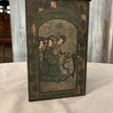 Boîte à thé chinoise peinte multicolore en métal, décor figuratif années 1920-1930