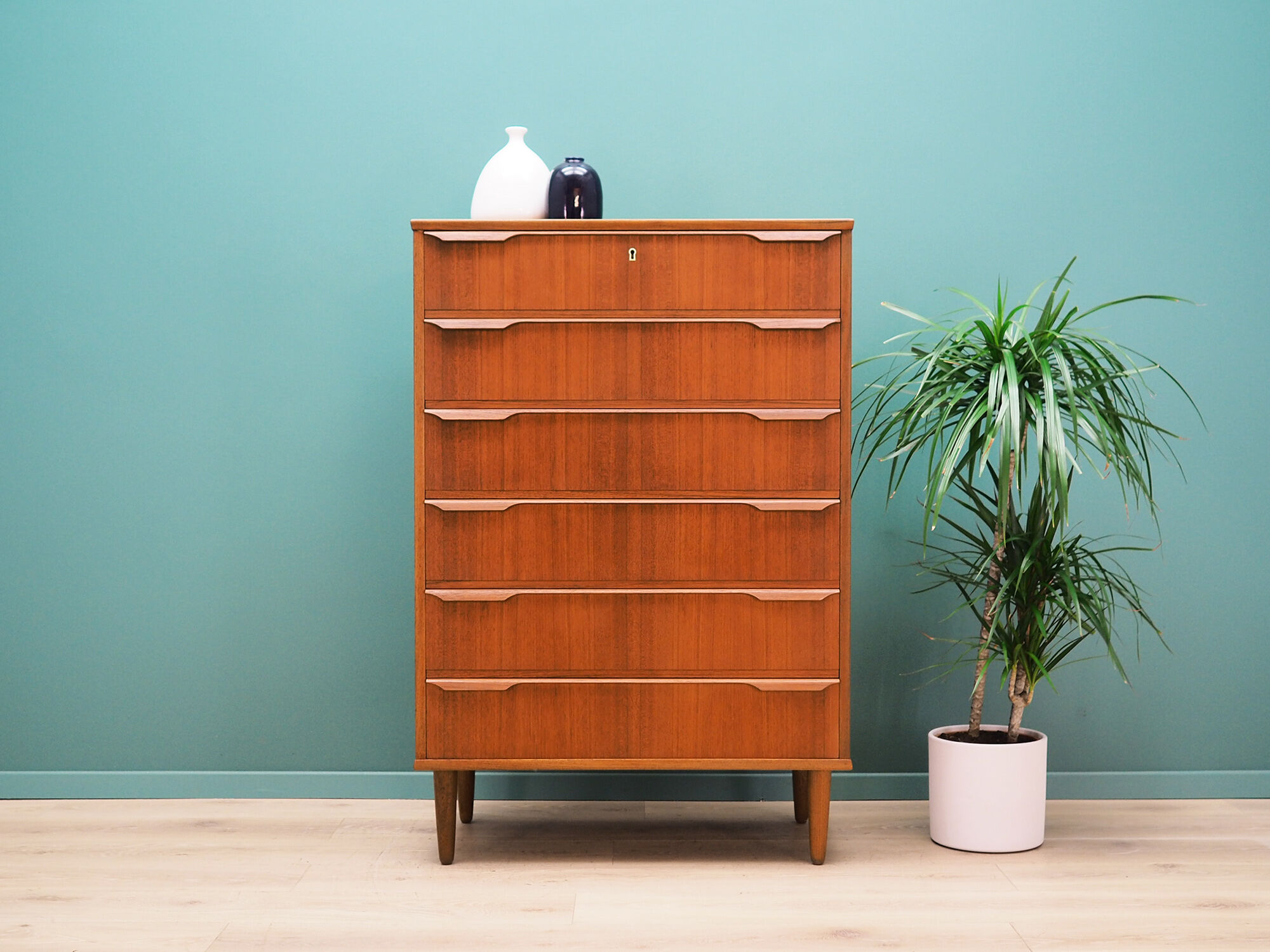Chest of drawers teak, danish design, 60's, producer: trekanten-hestbæk a/s