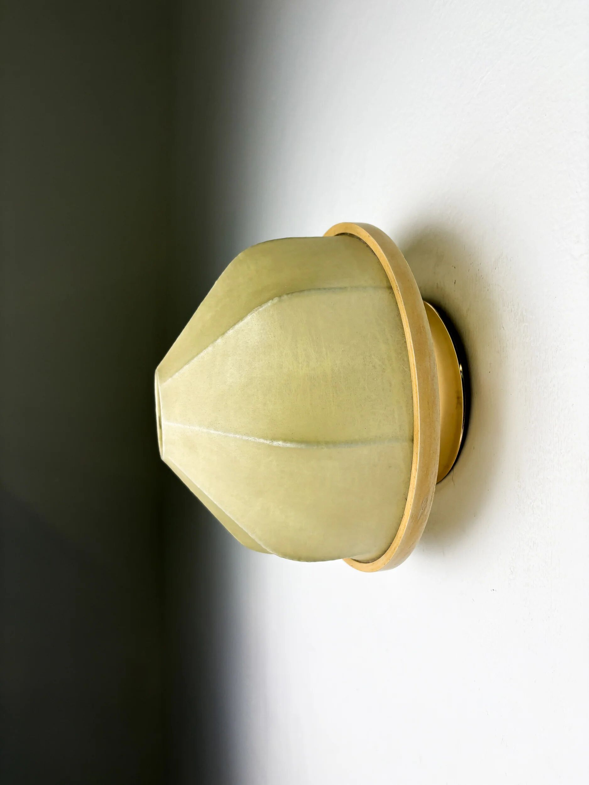 Applique murale italienne "Cocoon", années 1970