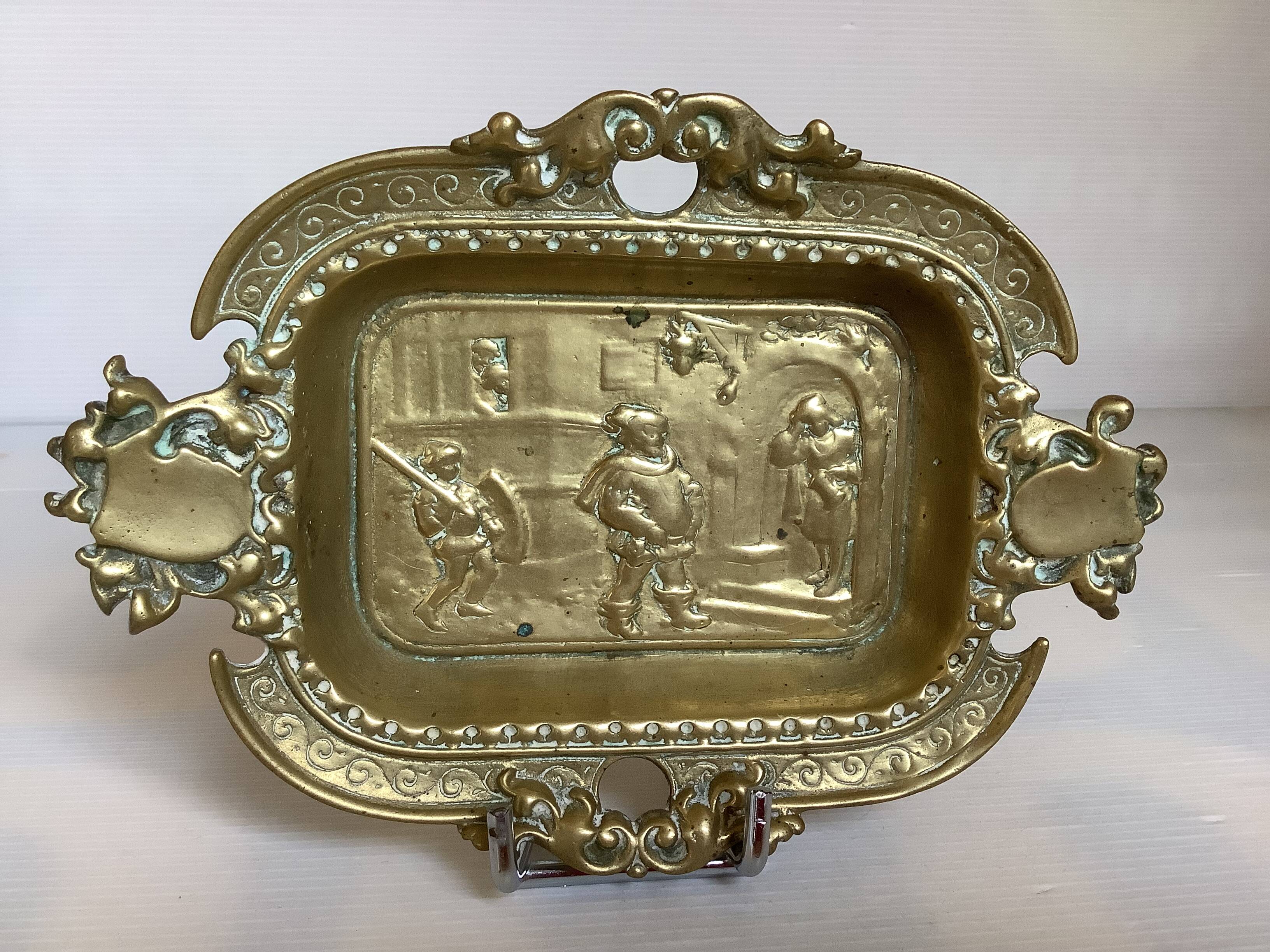 Bronze character catchall tray
