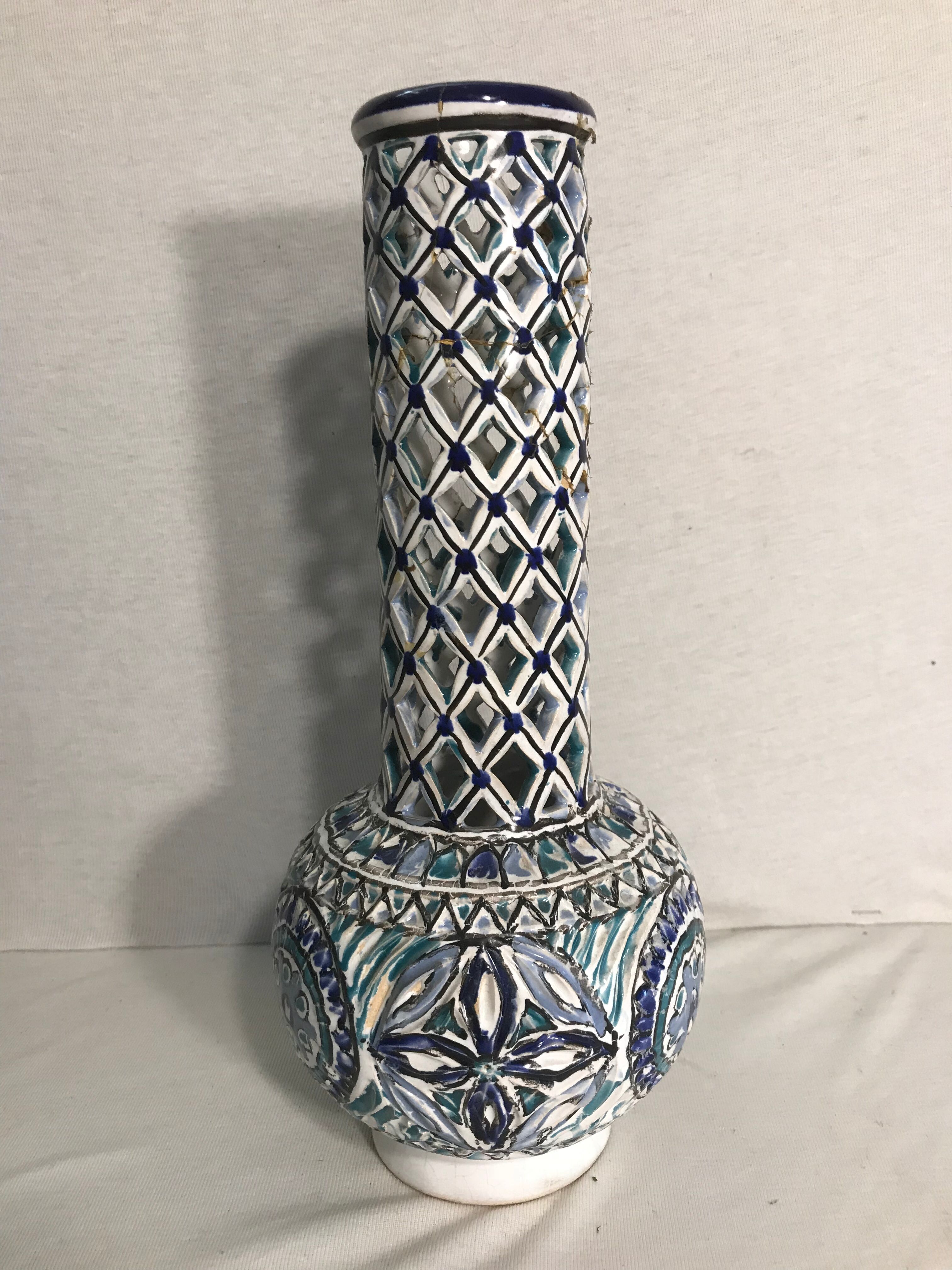 Former openwork vase painted glazed ceramics decoration vintage