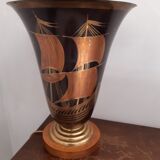 Tulip shaped table lamp