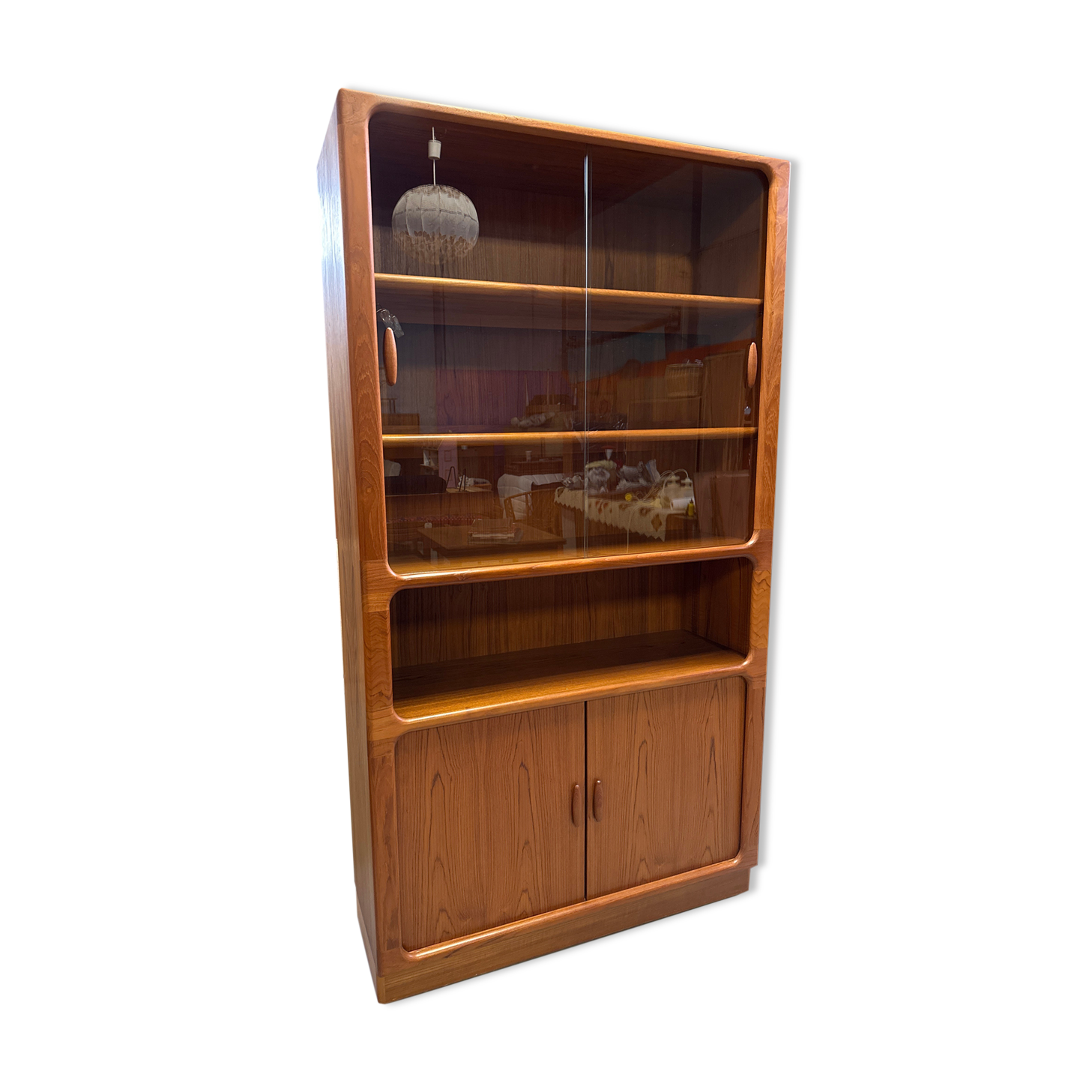 Dyrlund teak highboard closet