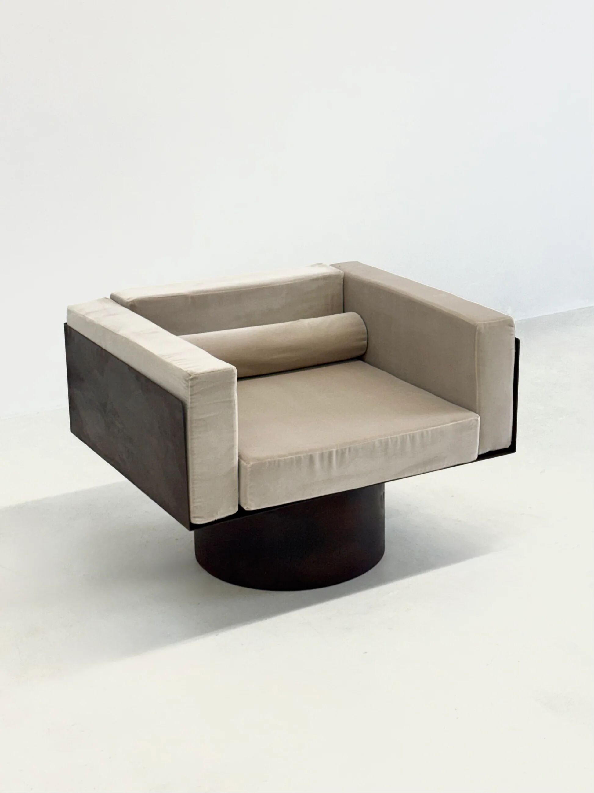 Ensemble de 2 chaises longues sculpturales en métal italien