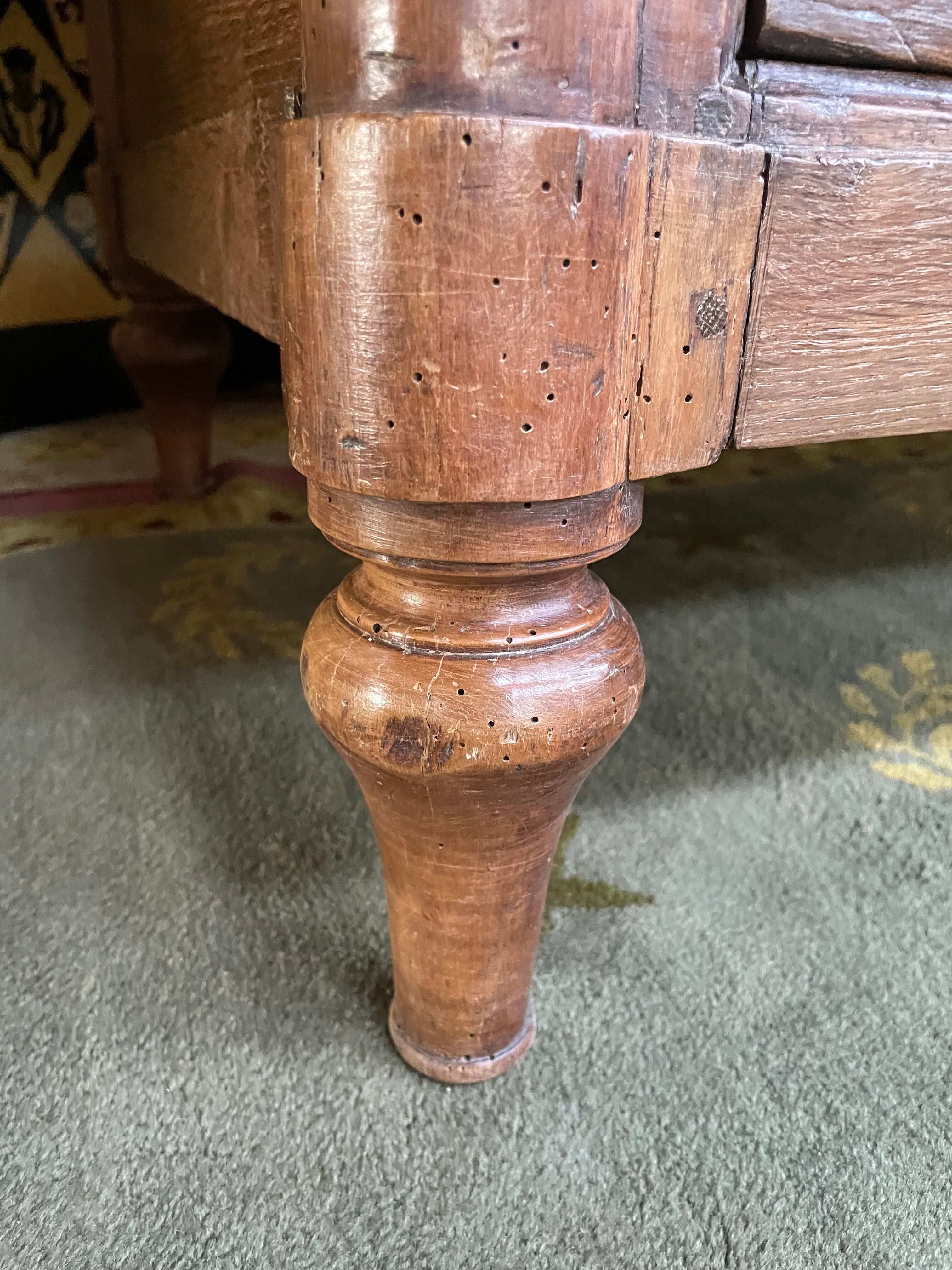 Commode Louis XVI en chêne 19eme