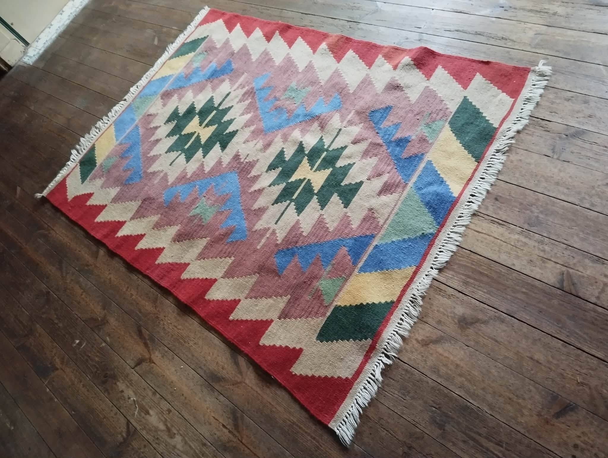 Handmade Persian Qashqai rug 165x115cm