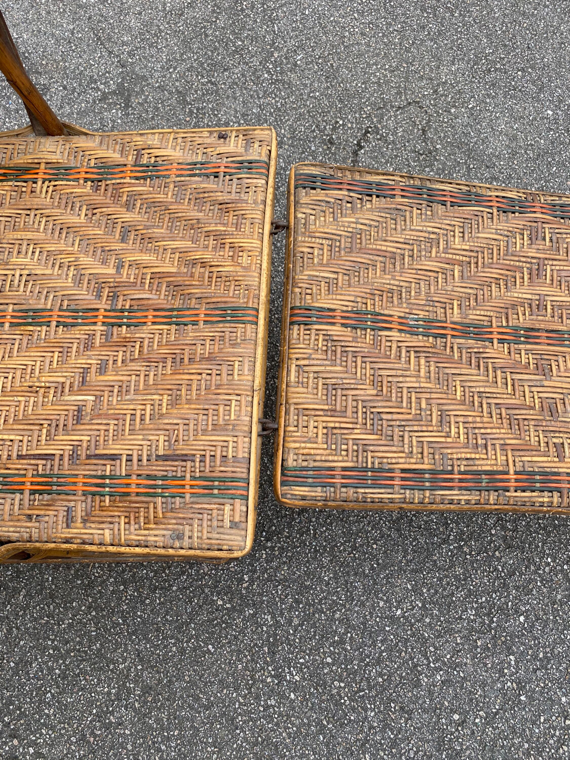 Wicker chaise longue