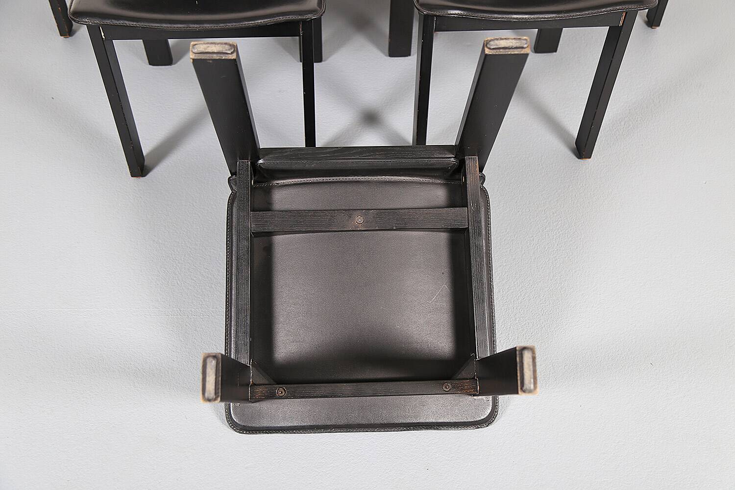 Lot de 6 chaises de salle à manger en bois et cuir noir