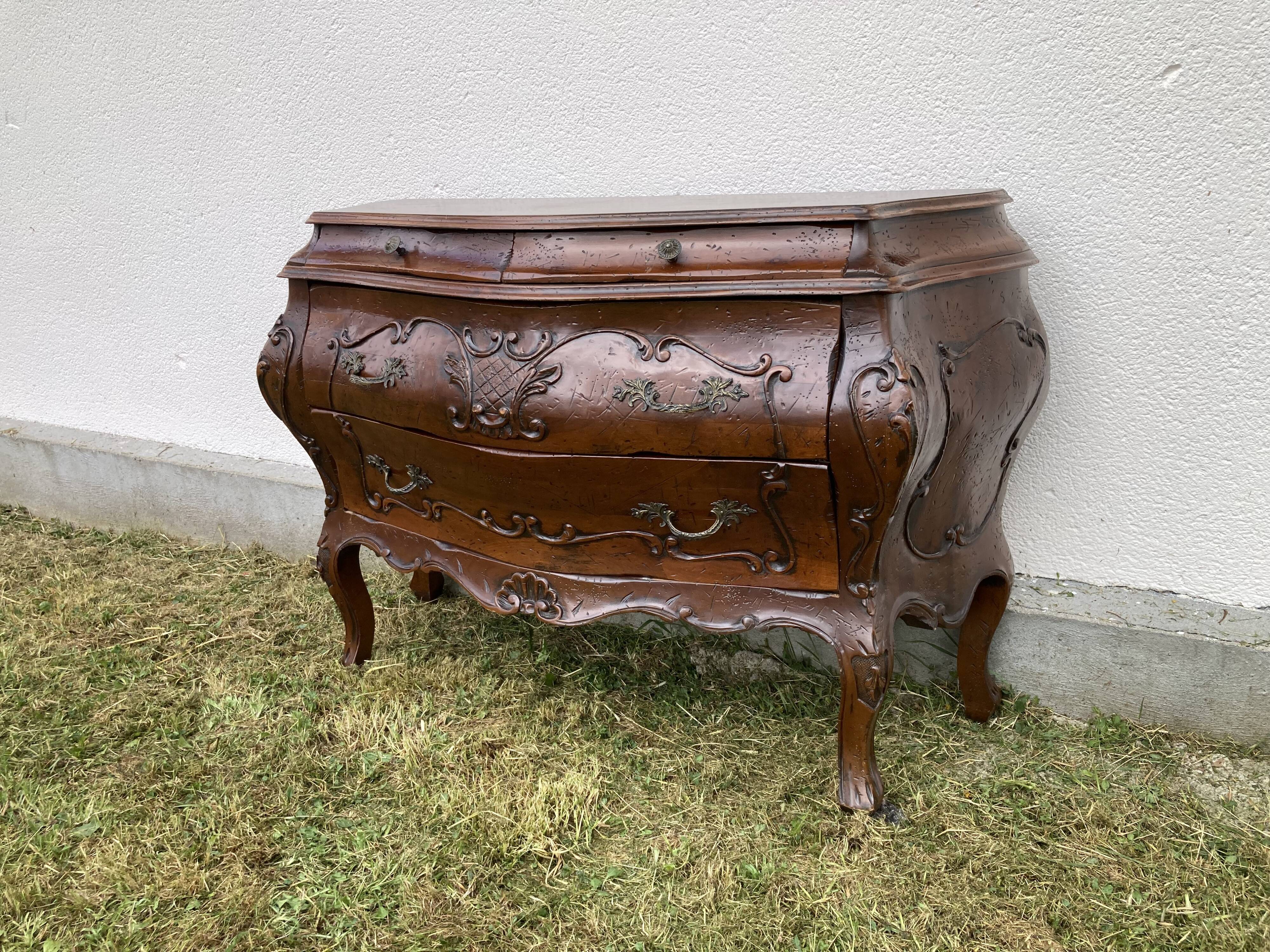 Louis XV style chest of drawers with four drawers