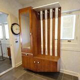 Porte-manteau vintage sur pied avec miroir et armoire