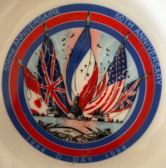 Petit vide poche en porcelaine de limoges vintage 50e anniversaire du débarquement