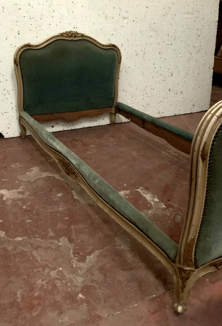 Bench daybed in lacquered and gilded wood 20th century