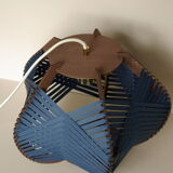 Lampe bleu foncée tissée à poser