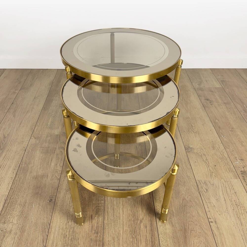 Tables gigognes rondes bronze doré verre fumé vintages