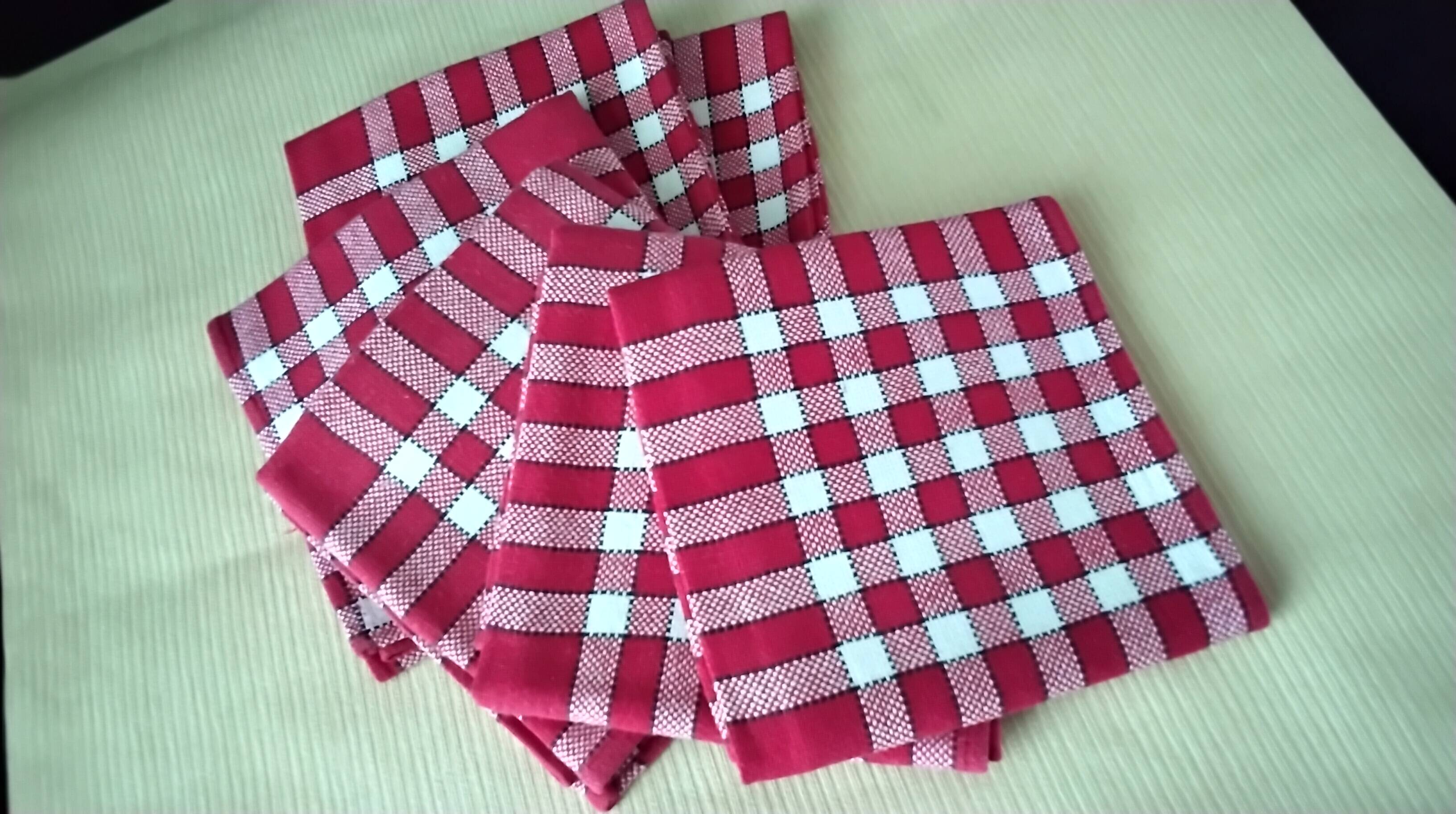 6 red and white cotton vintage napkins