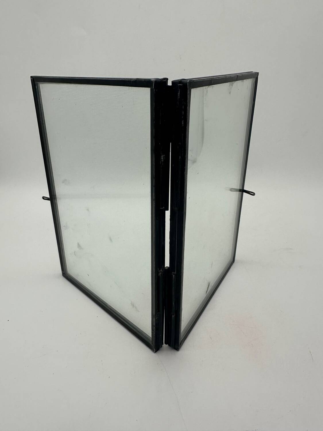 Showcase photo frame