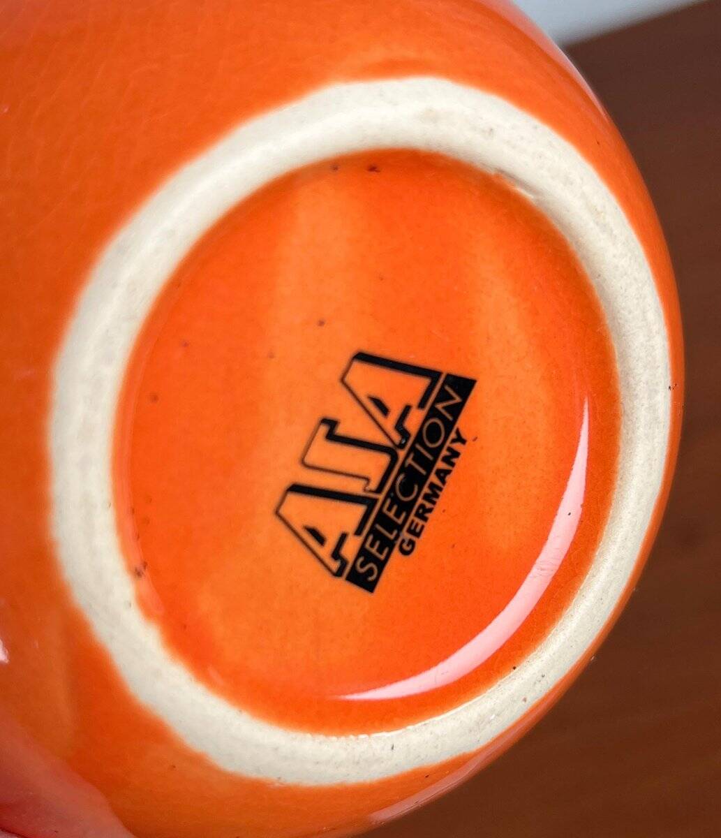 Vintage minimalist ceramic vase from the Asa collection.