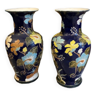 Pair of Asian-inspired vases from the 60s with flowers