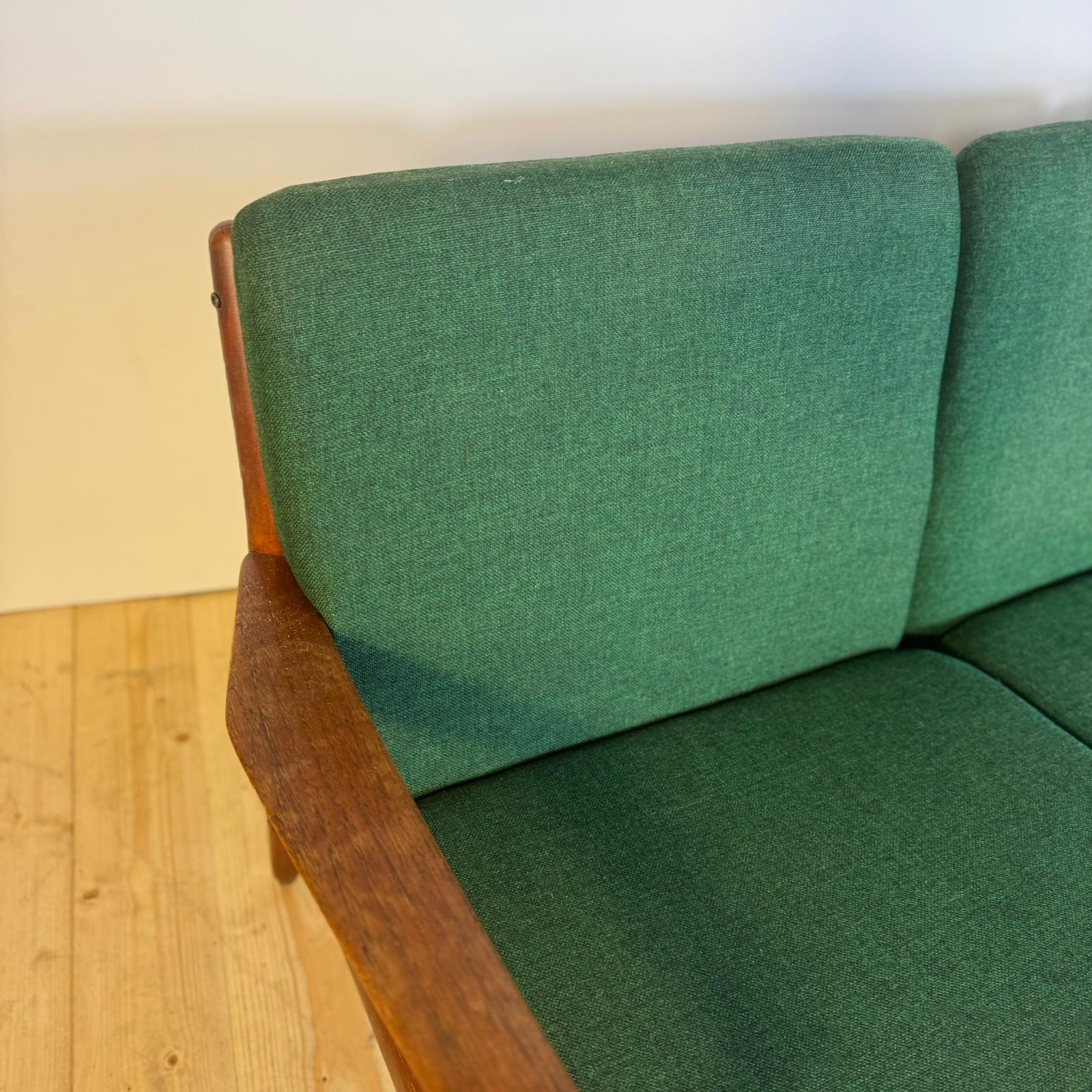 Vintage three-seater canapé by Svend Aage Eriksen for Glostrup Møbelfabrik – Danish design from the 1960s.