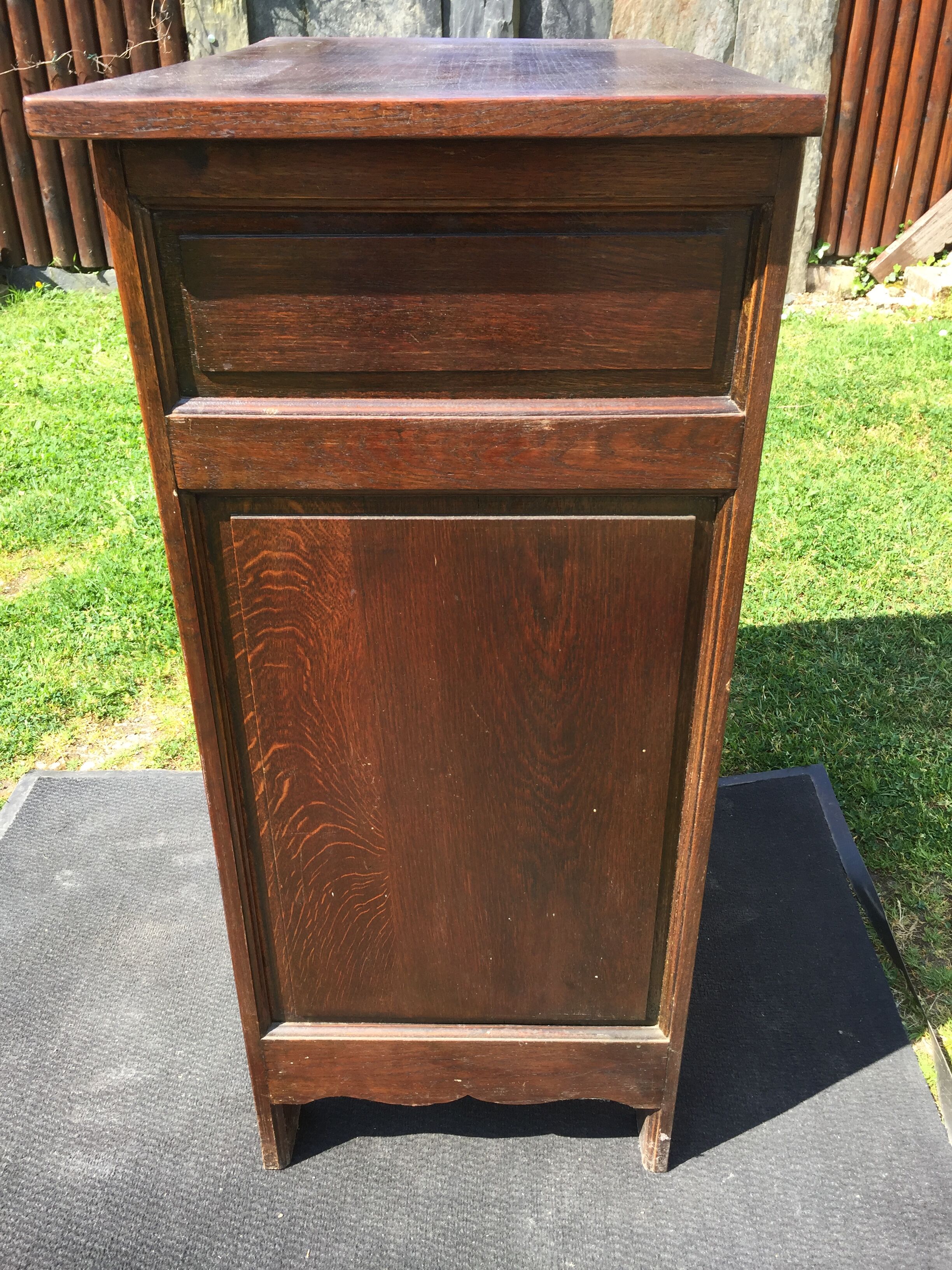 Buffet neo Louis XIII in oak with 1 door and 1 drawer.