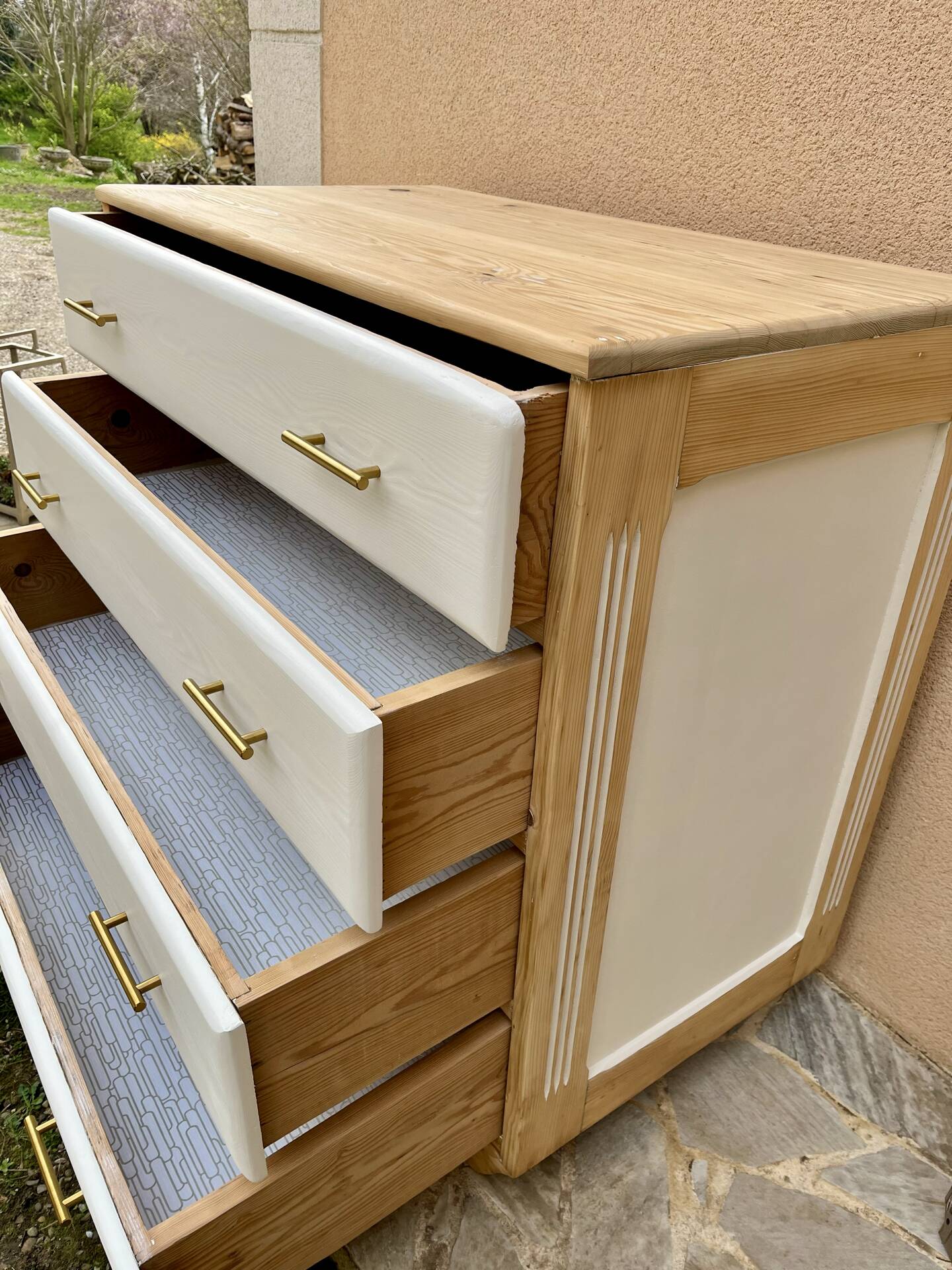 Commode style atelier rénovée blanche et bois