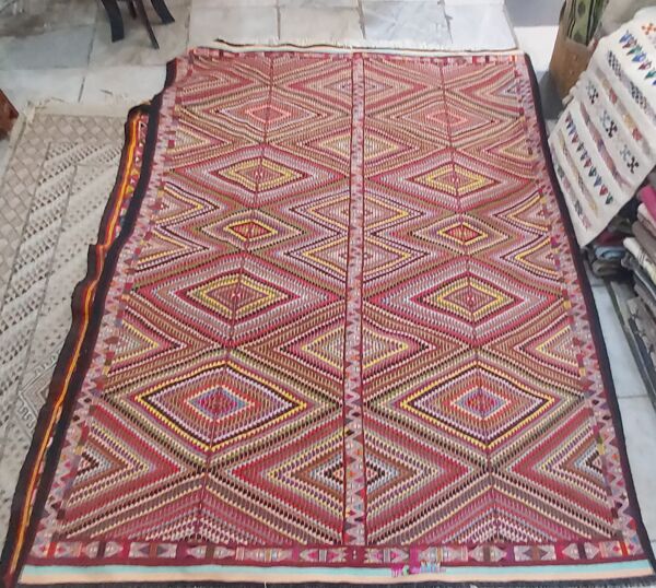 Tapis kilim vintage à motifs losanges 160x240cm