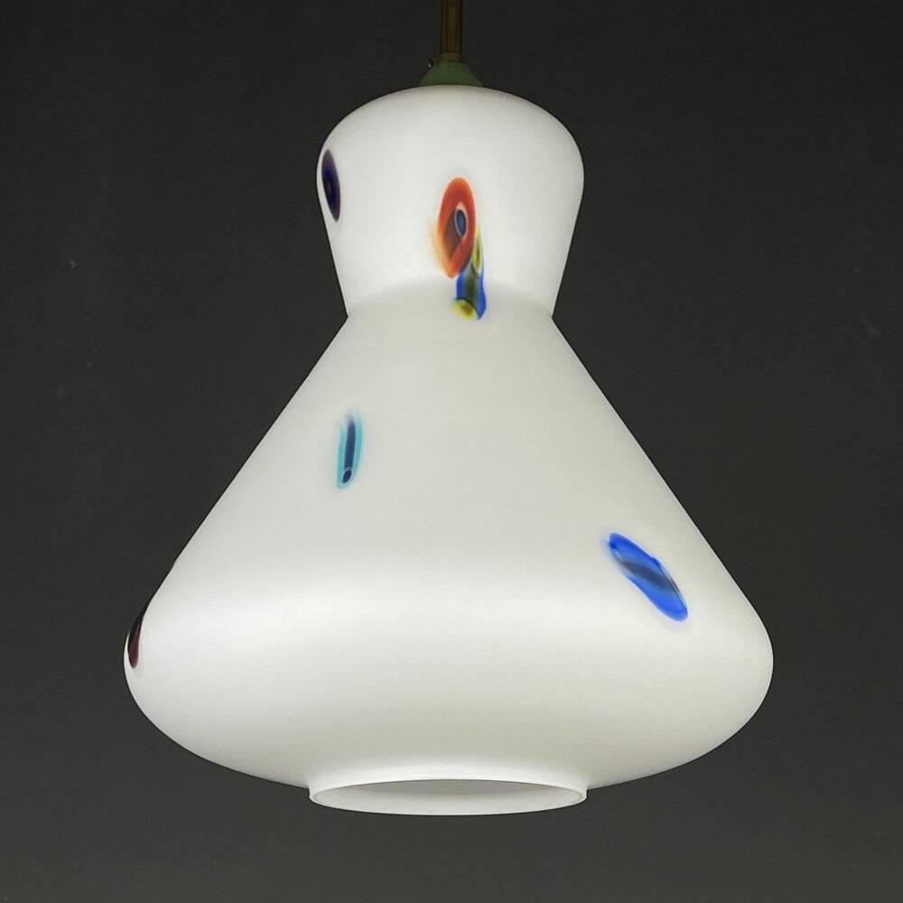 Mid-century Murano opaline glass pendant lamp by Stilnovo, 1950s.
