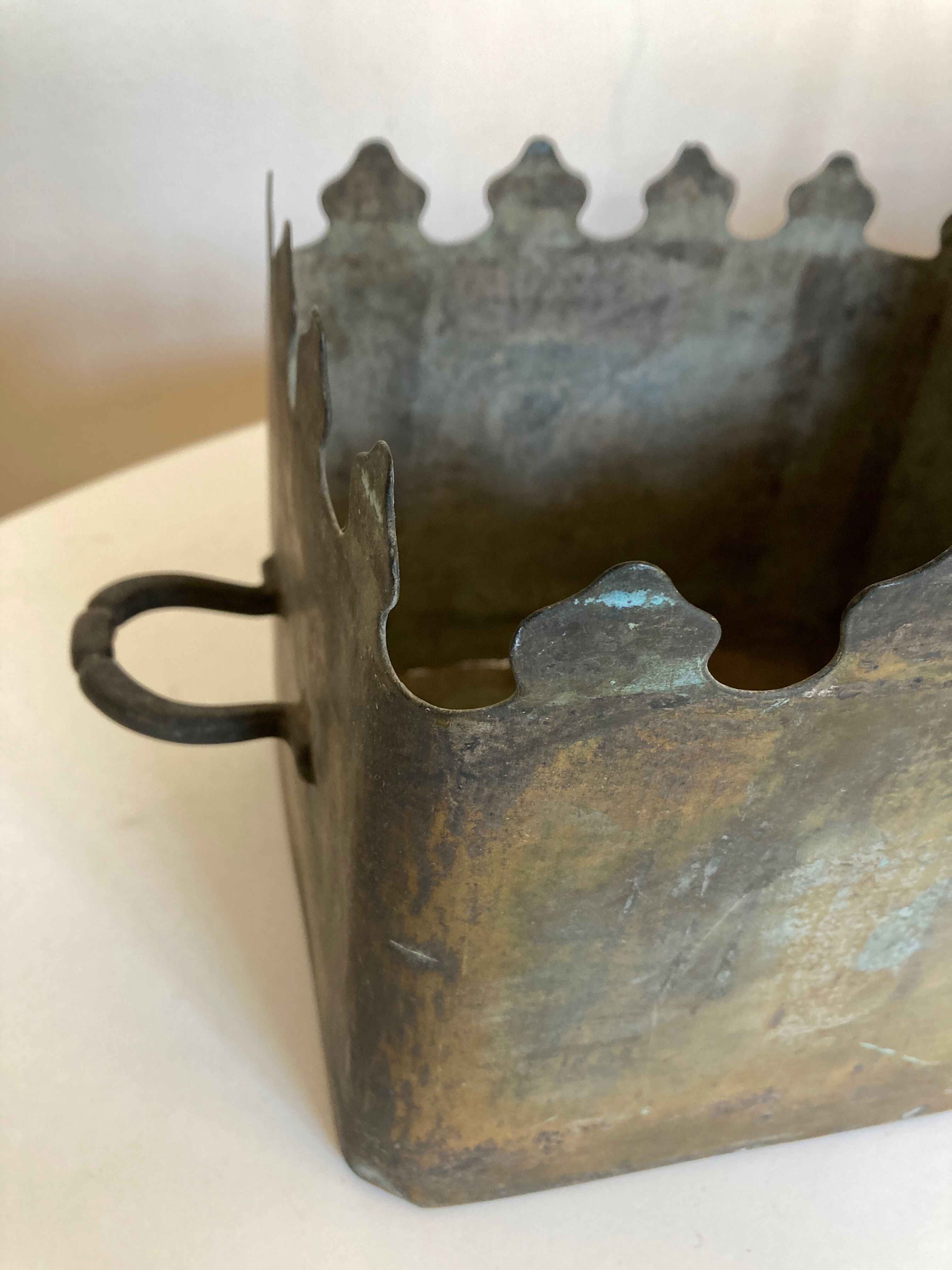 Pot cover 19th in zinc patina of origin