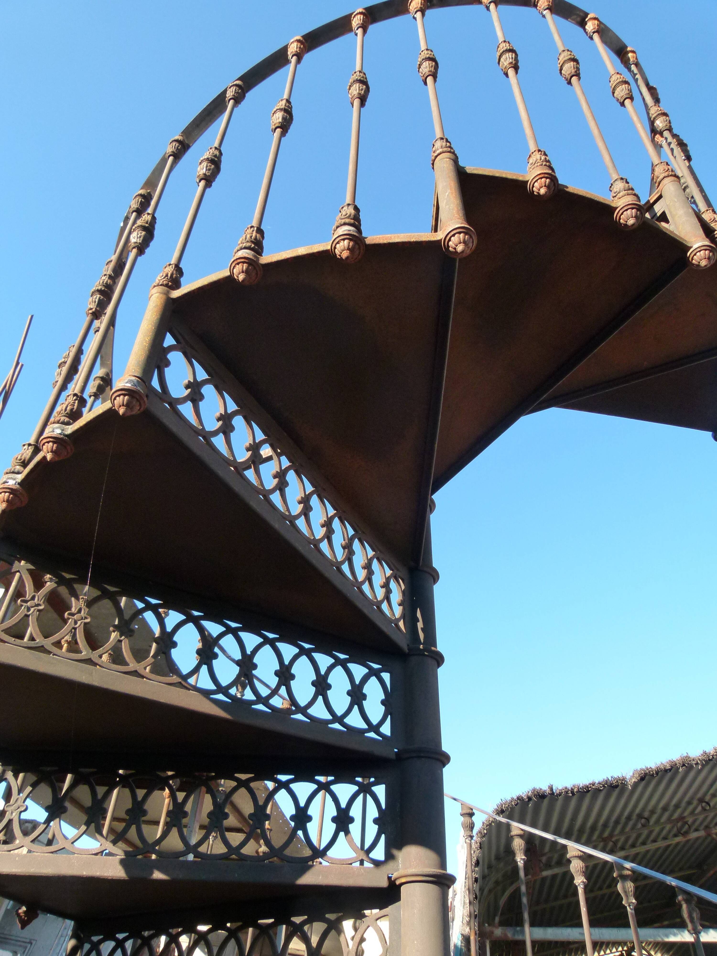 Spiral staircase in cast iron XXth