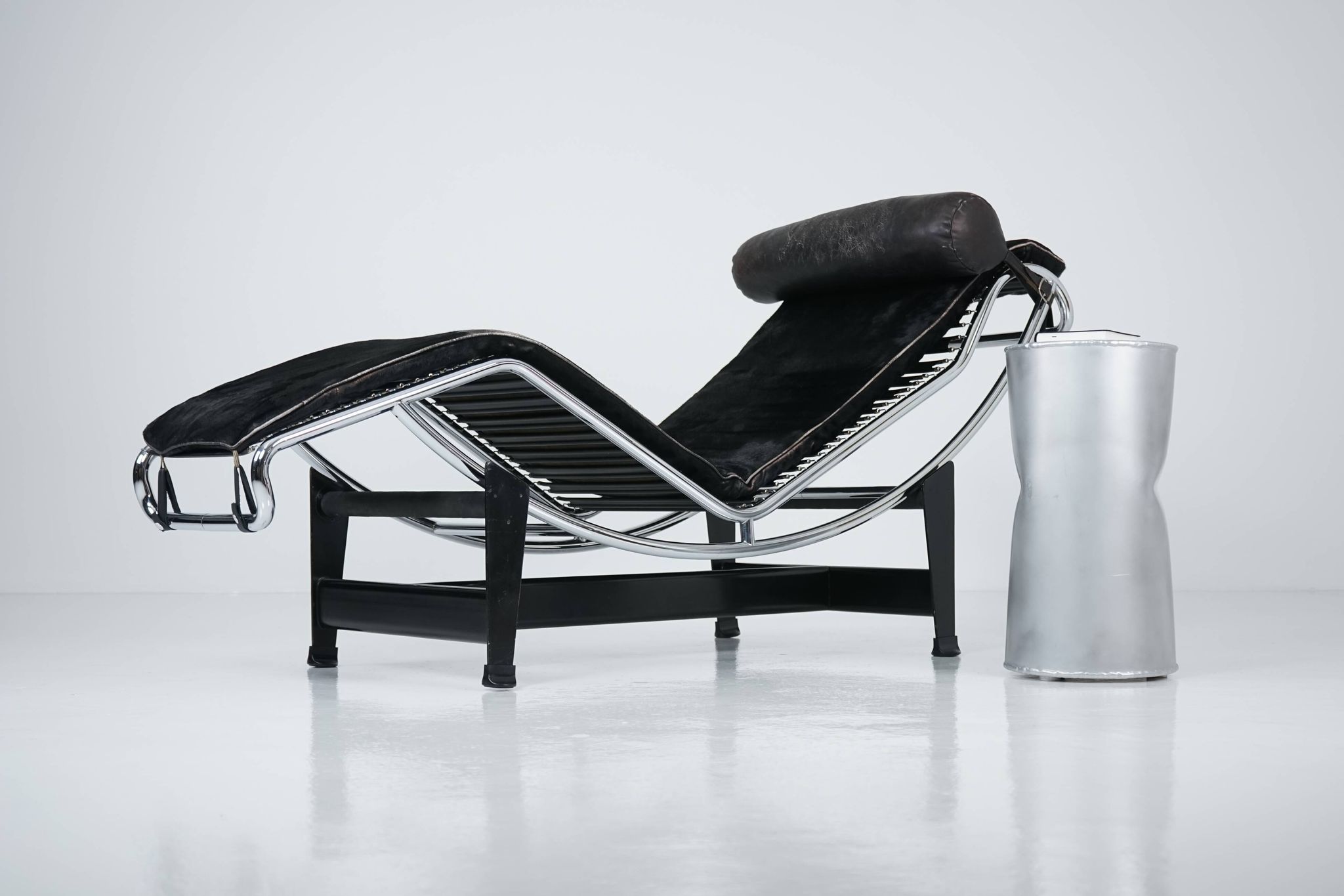 Black Fur LC4 Chaise Longue by Le Corbusier & Pierre Jeanneret for Cassina