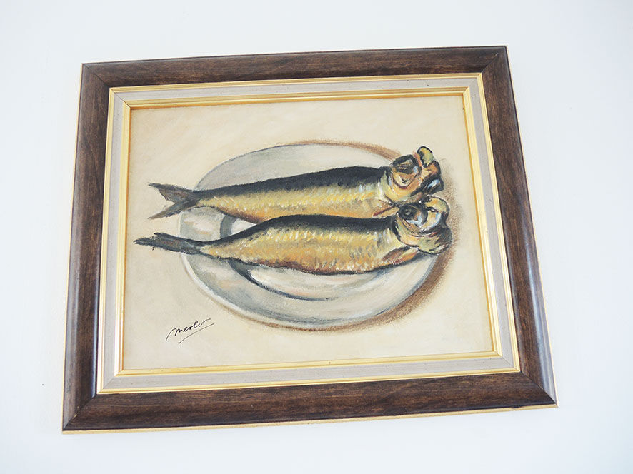 Huile sur bois encadrée et Signée Henri Merlet, 2 harengs saur sur assiette