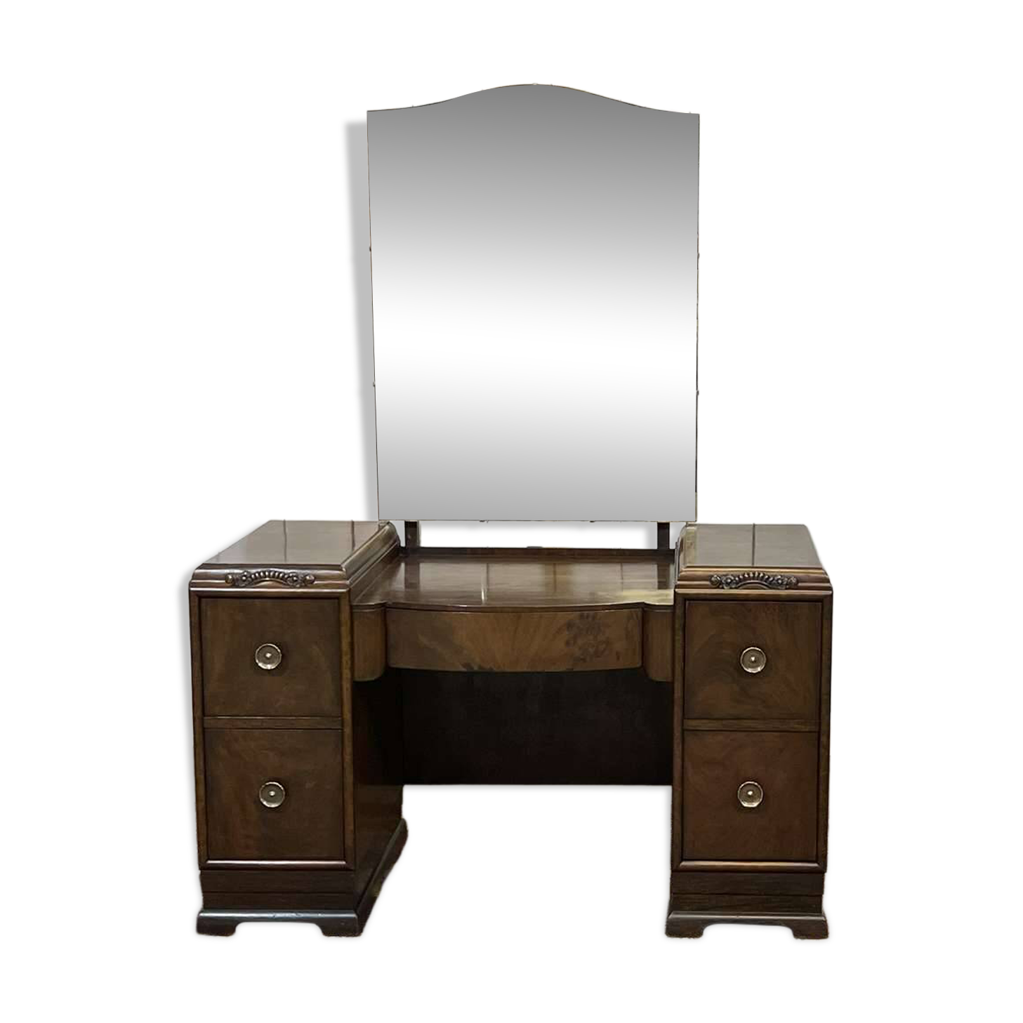 Art Deco English hairdresser in walnut from the 1930s.