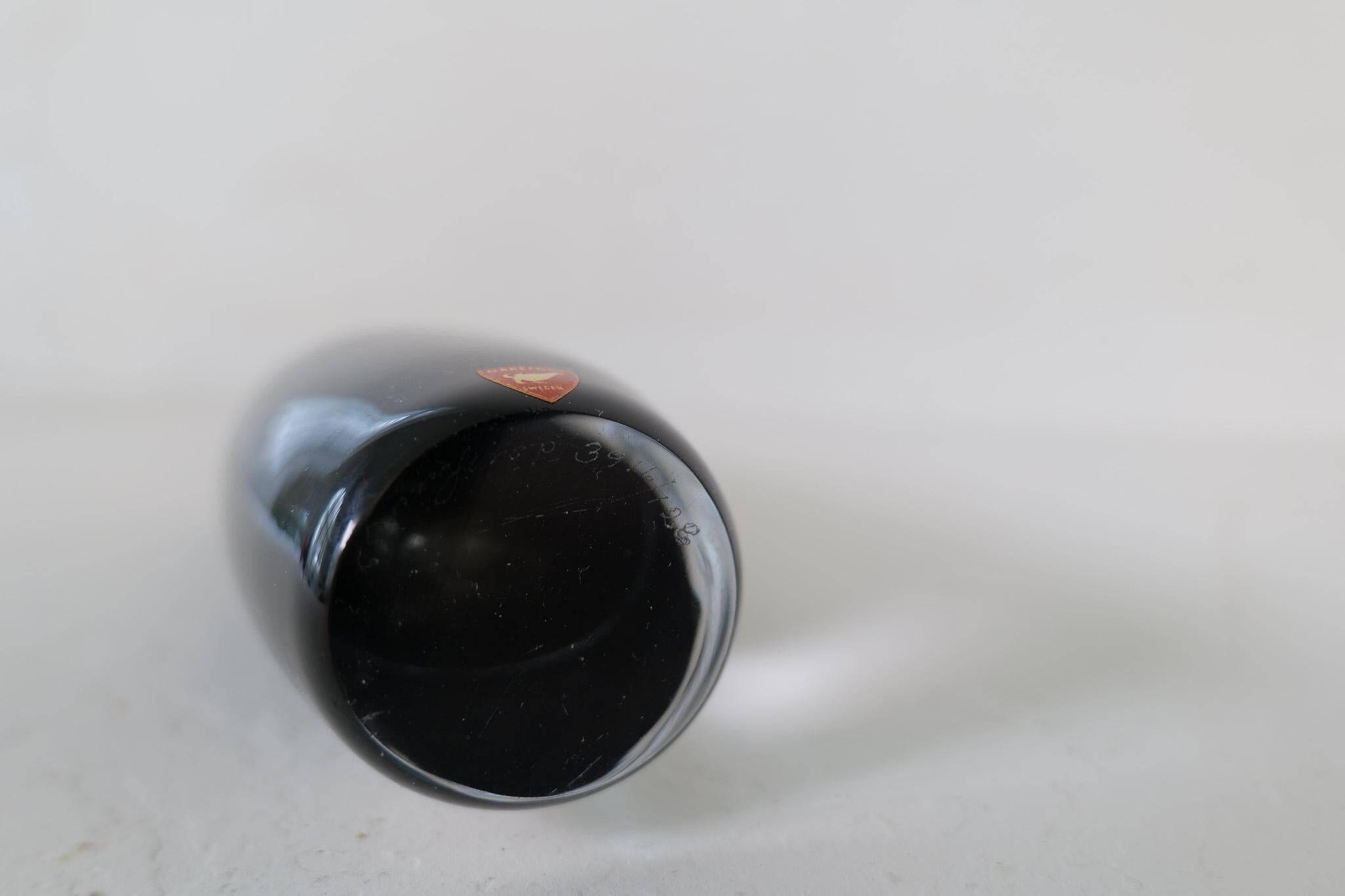 Set of 2 Mid-Century Modern vases by Nils Landberg, Orrefors, circa 1950, Sweden.