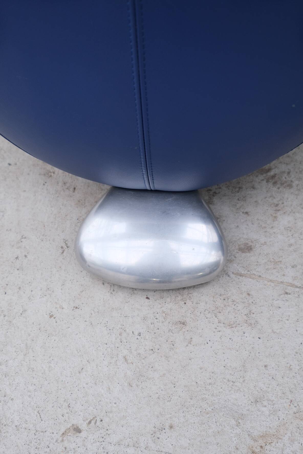 Pair of "Balou" armchairs by Jane Worthington for Leolux in leather, 1980