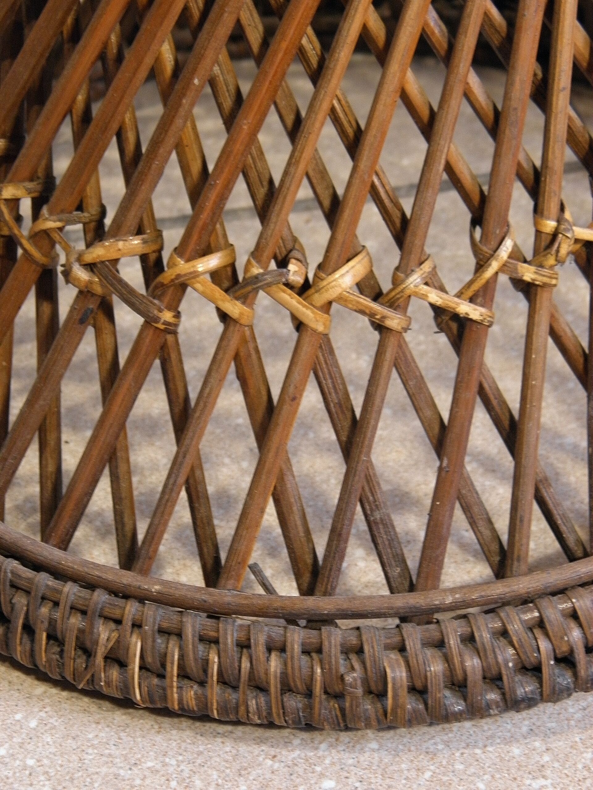 Diabolo tabouret in rattan