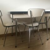 Table and its 3 Formica chairs