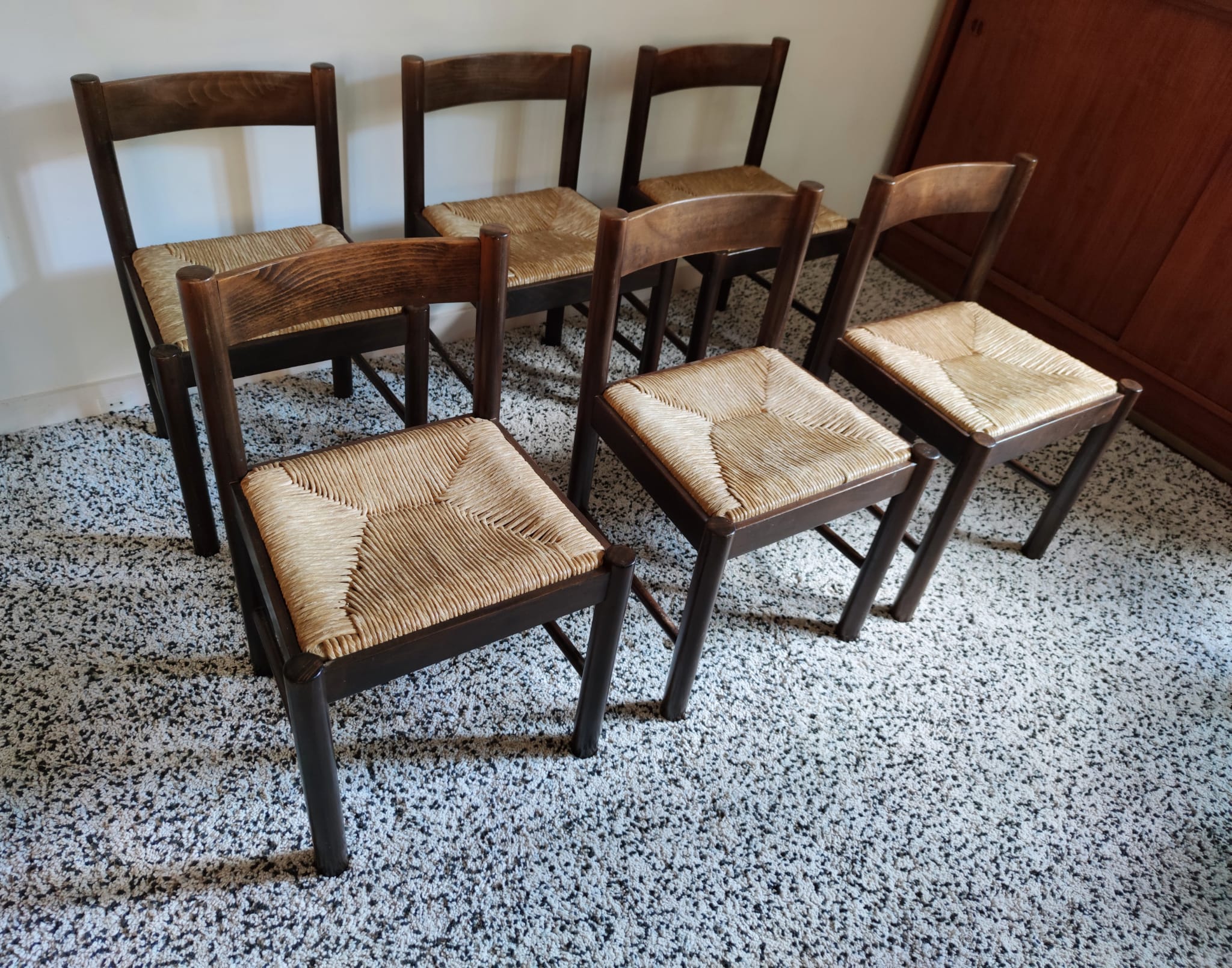 Natural wooden chair, headband backrest, mulched seat