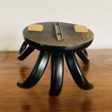 Wall-mounted coat rack with 3 hooks