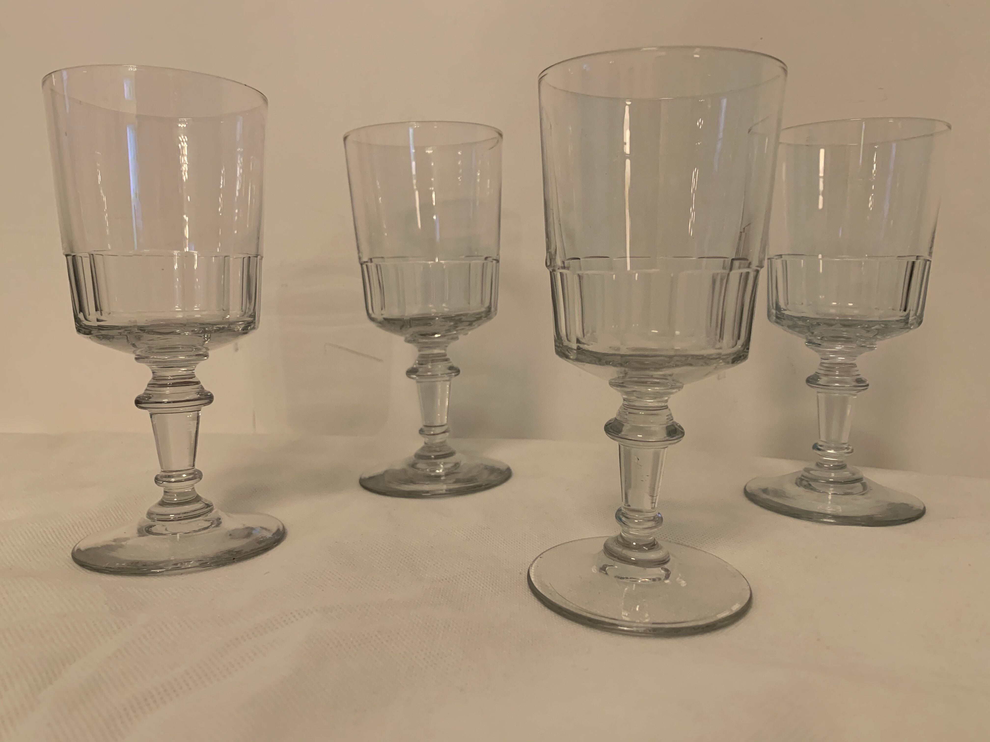 Set of 4 glasses and 1 carafe model Mirabeau early twentieth century