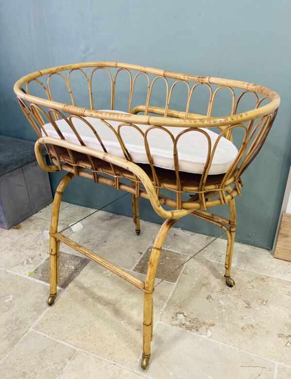 Berceau vintage en rotin