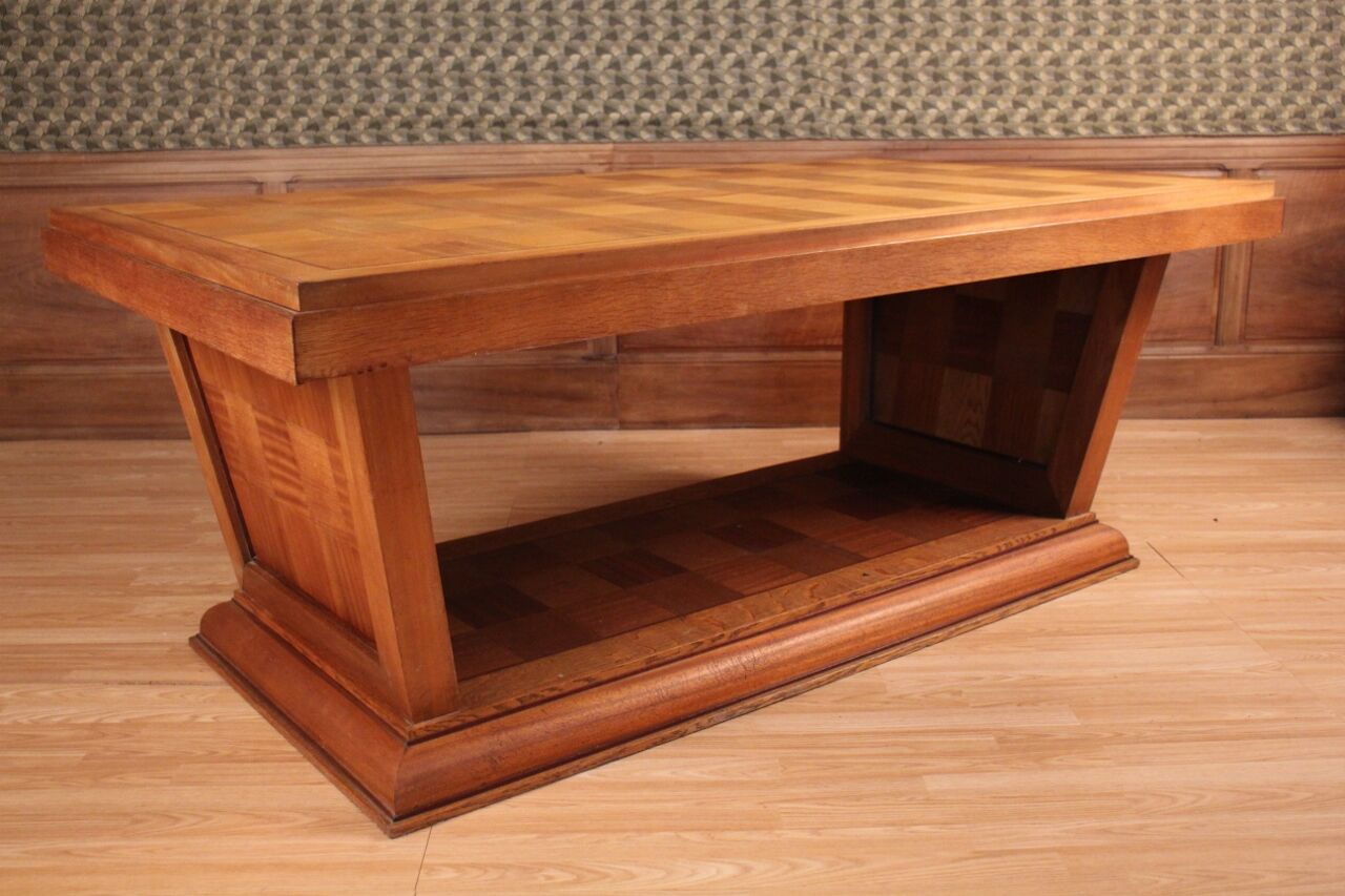 Art deco dining room table with chequered pattern