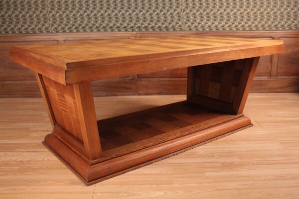 Table de salle a manger art déco aux damiers