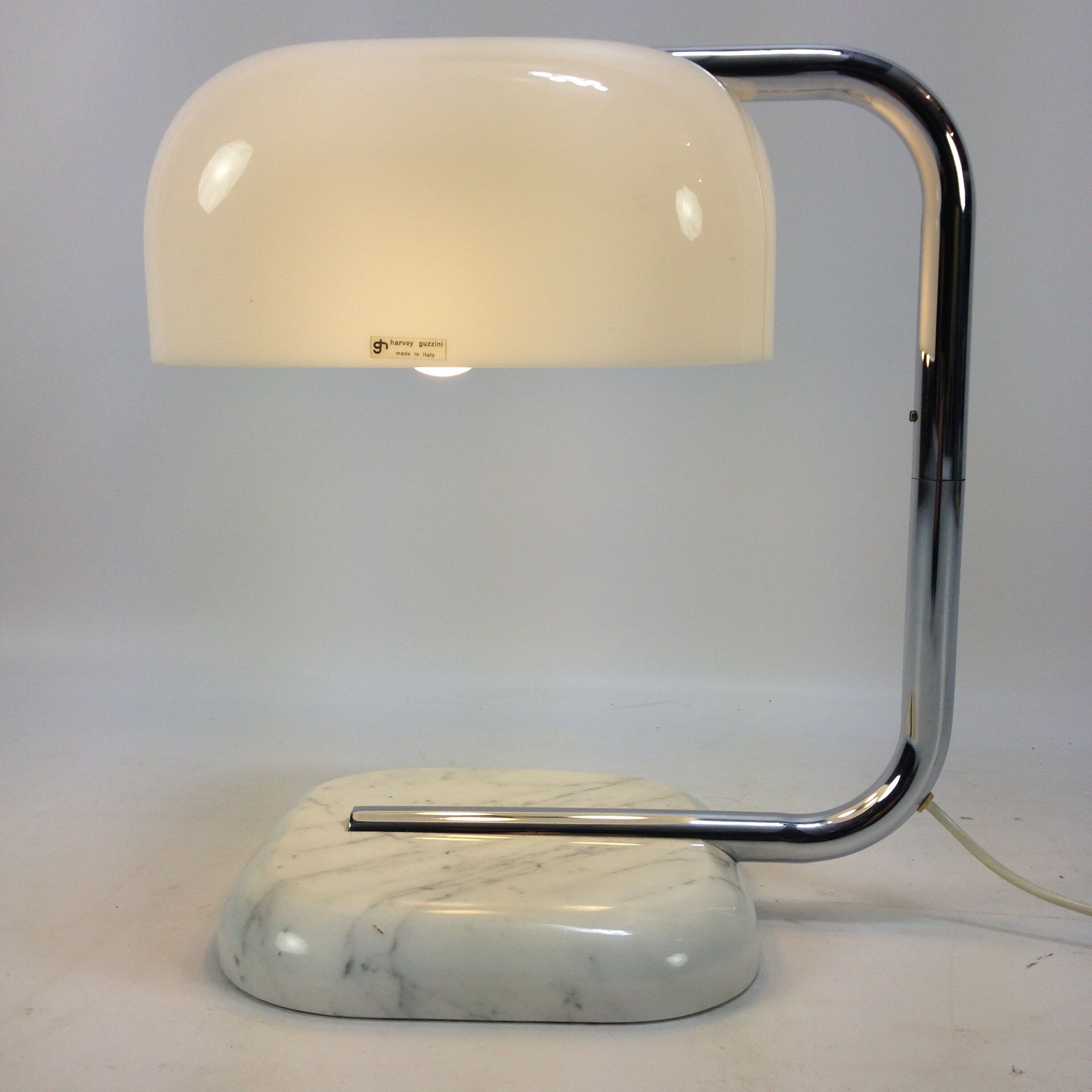 Guzzini table lamp with marble foot, 1970