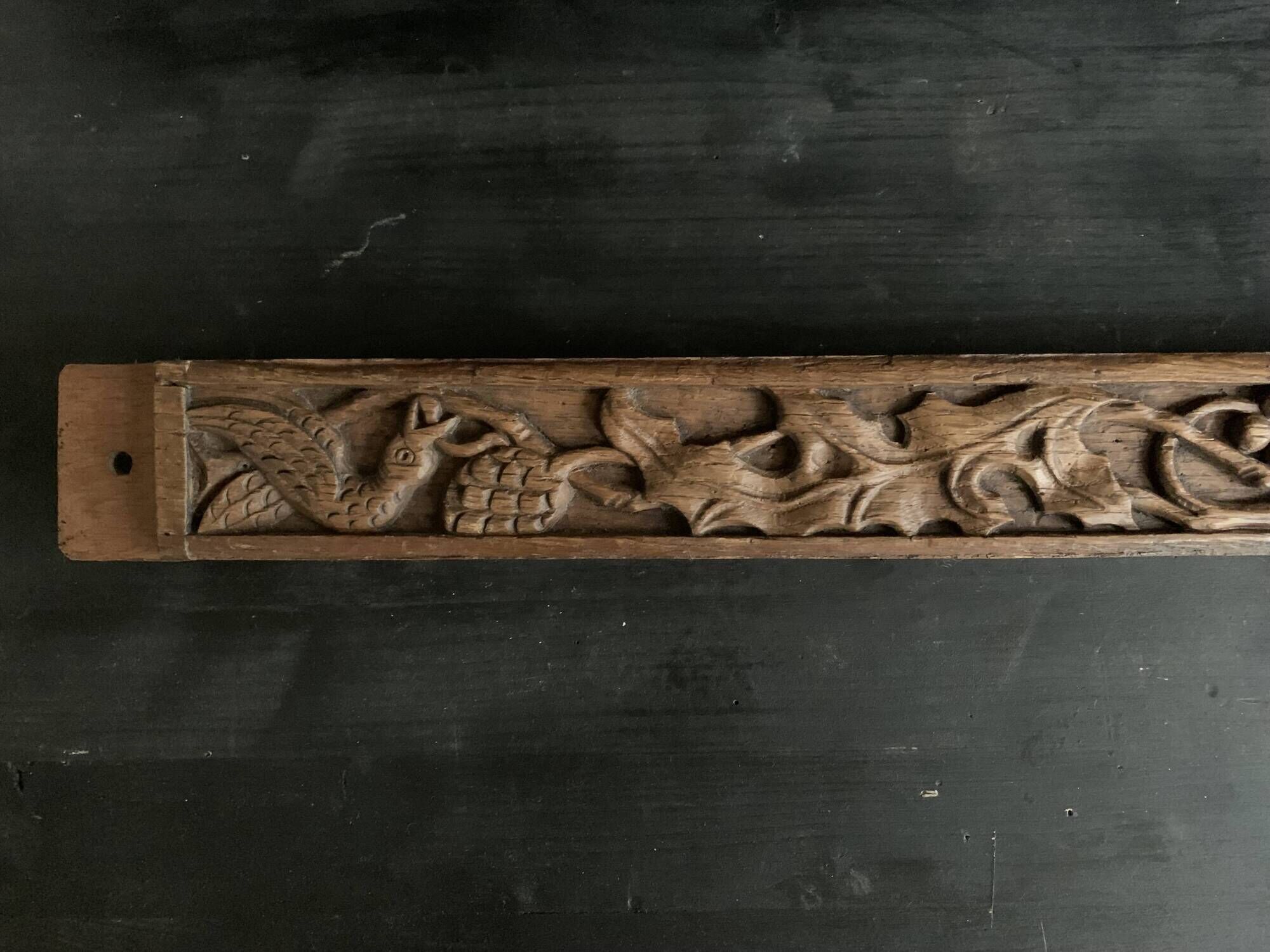 Haute époque wall frieze in carved walnut wood, 16th century